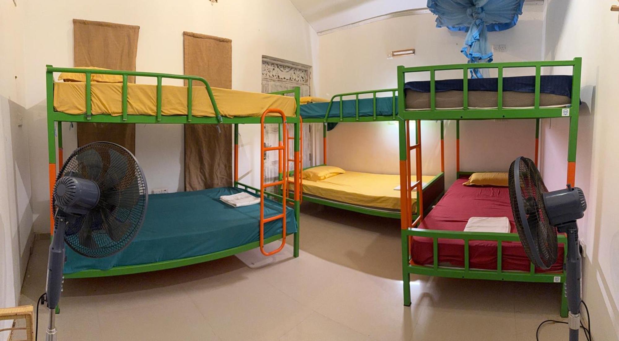 ディックウェラ Bunk 15 Hiriketiyaホステル エクステリア 写真