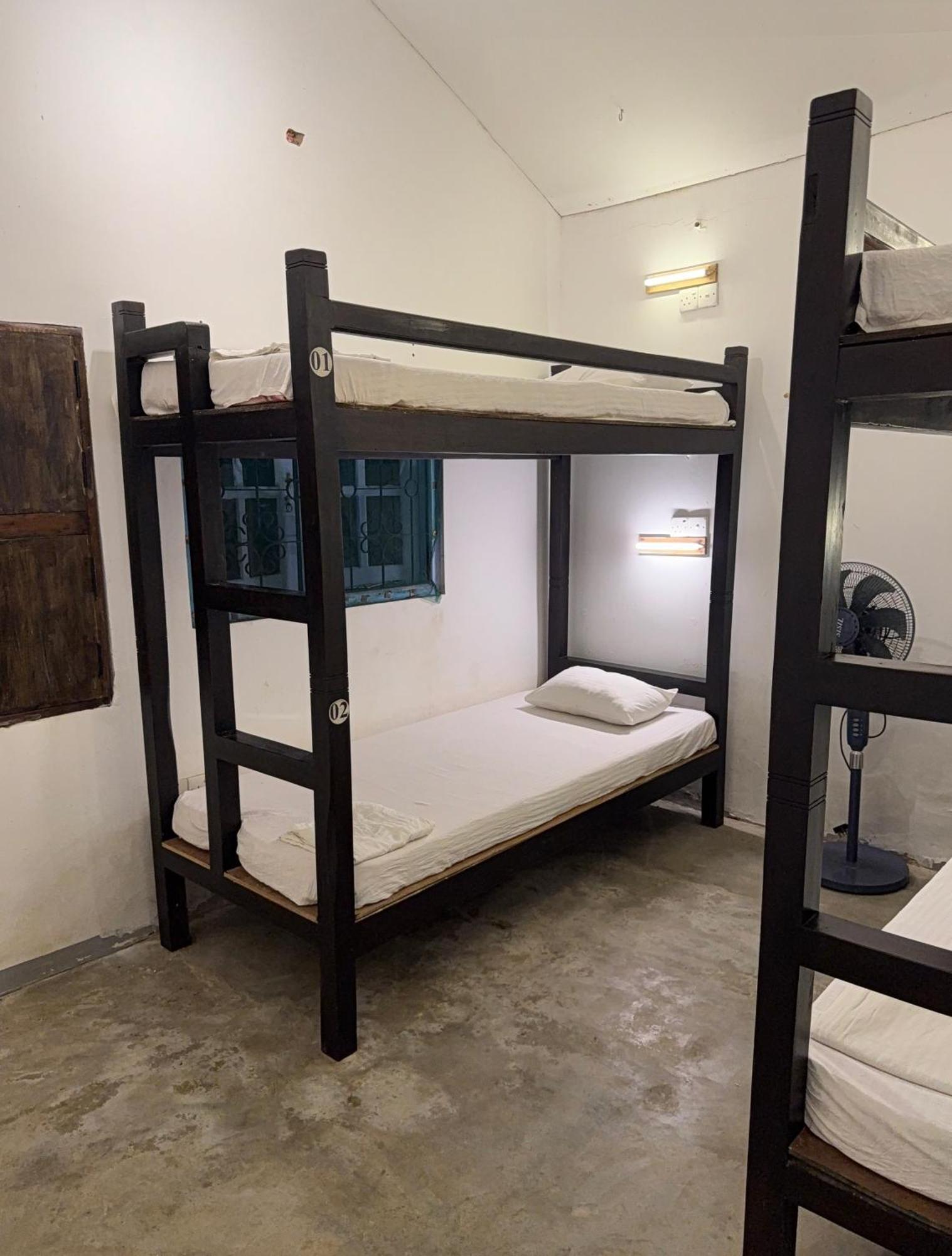 ディックウェラ Bunk 15 Hiriketiyaホステル エクステリア 写真