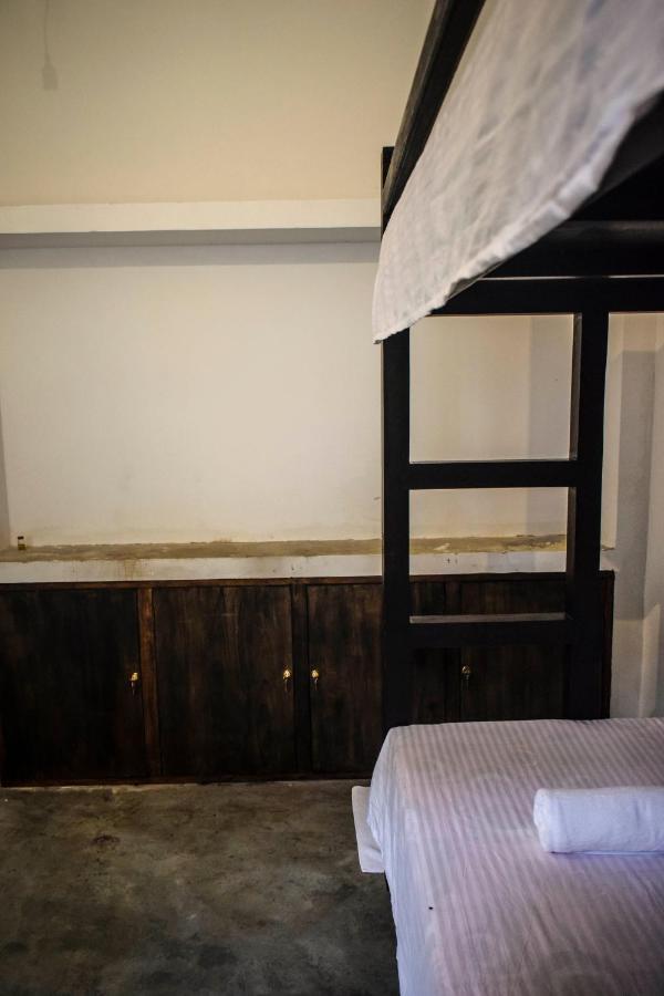 ディックウェラ Bunk 15 Hiriketiyaホステル エクステリア 写真