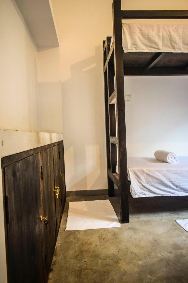 ディックウェラ Bunk 15 Hiriketiyaホステル エクステリア 写真